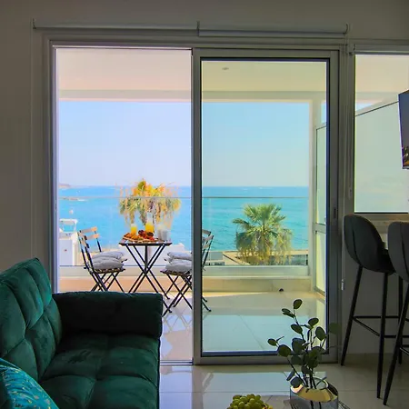 Phaedrus Living Seaview Flat Lighthouse 49